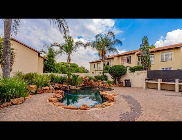 2 BEDROOM APARTMENT FOR SALE IN LONEHILL
